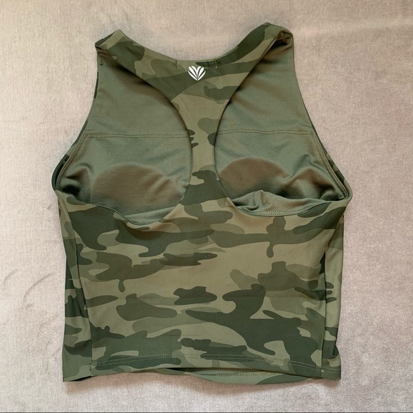 Forever 21 Camo Crop Top - Picture 2 of 2
